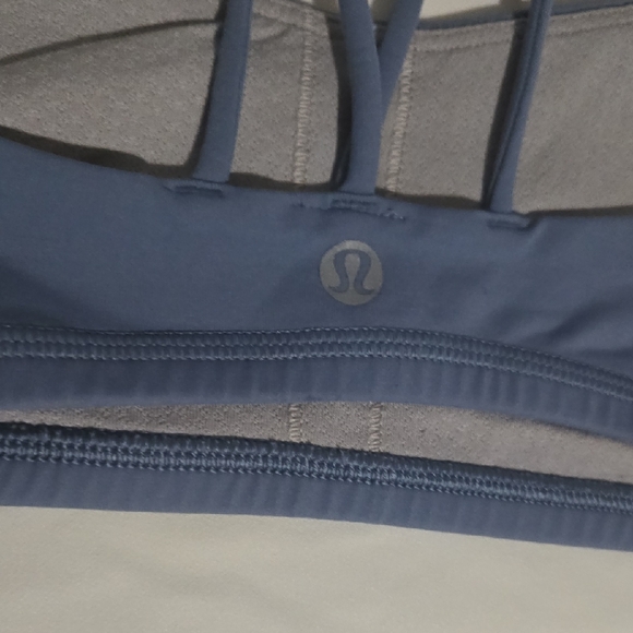 Lululemon Blue Strappy Sports Bra with Criss-Cross Design Size 4 - Picture 5 of 6